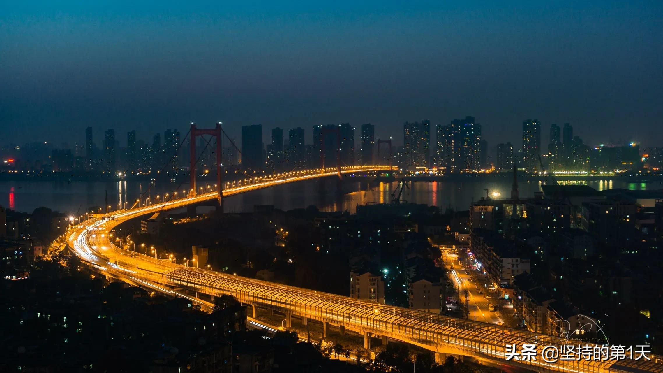 武汉用5年时间陆续超越6座城市，逐步拉大与南京天津之间的差距